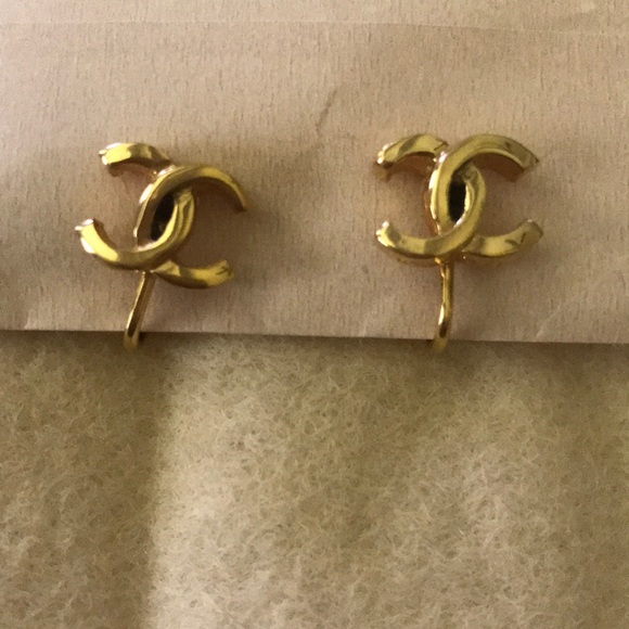 CHANEL Jewelry - 📌SALE📌 Authentic CHANEL Vintage Earrings